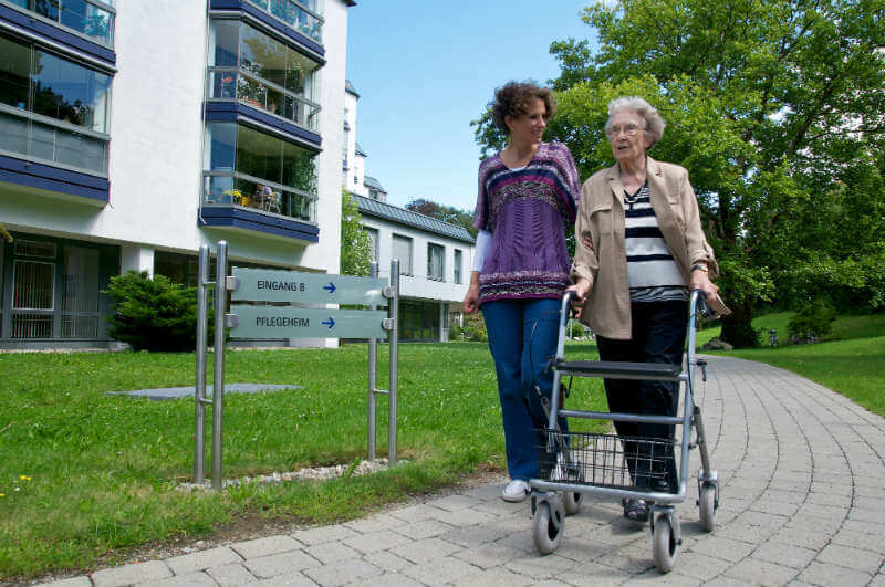 ¿Qué es un cuidador de ancianos?