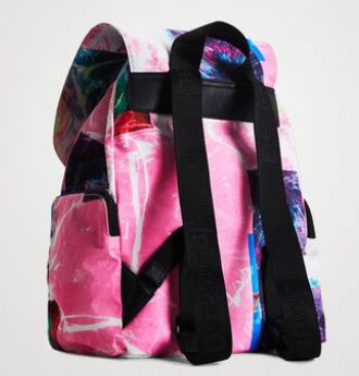 La mochila de Desigual que le dará color a tu otoño por menos de 50 euros