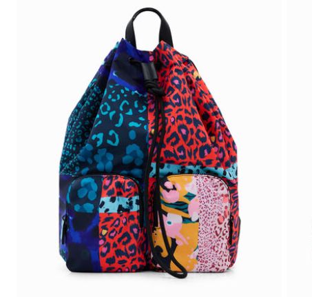 La mochila de Desigual que le dará color a tu otoño por menos de 50 euros