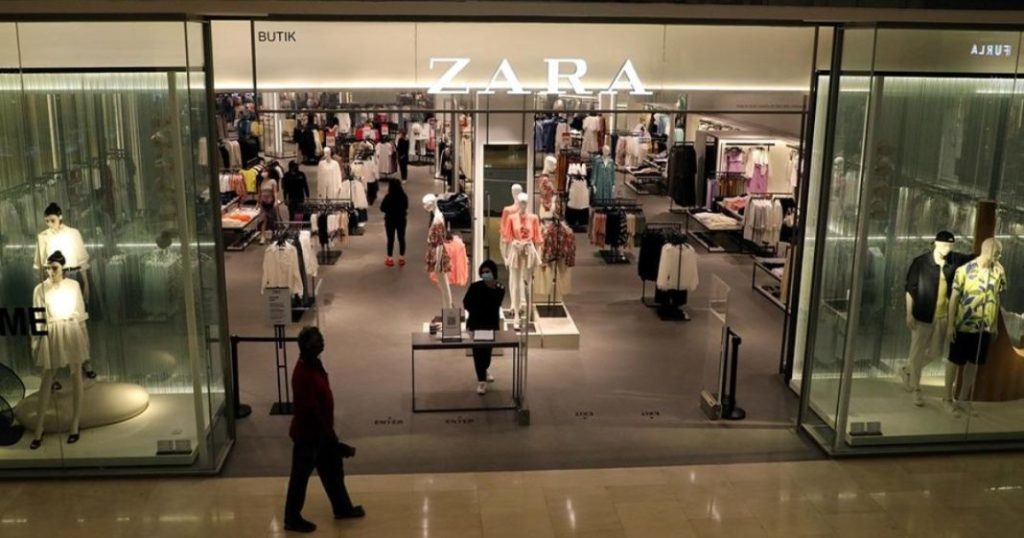 Zara revienta el mercado de la moda con este vestido corto de menos de 20 euros 1 Vida.es moda
