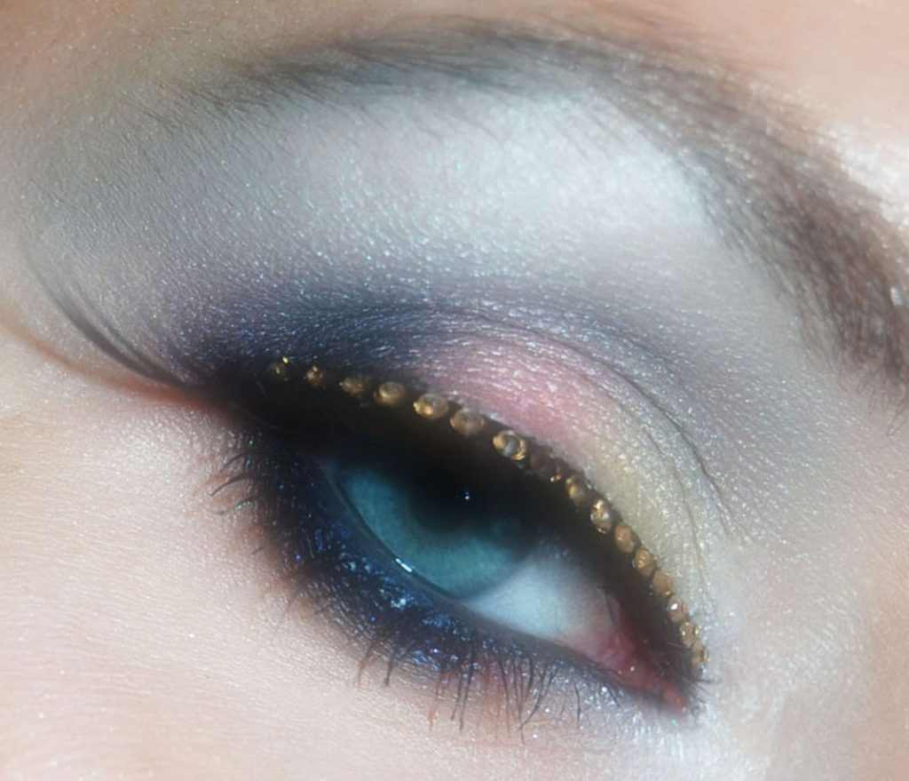 El truco de maquillaje para que tus ojos parezcan más claros