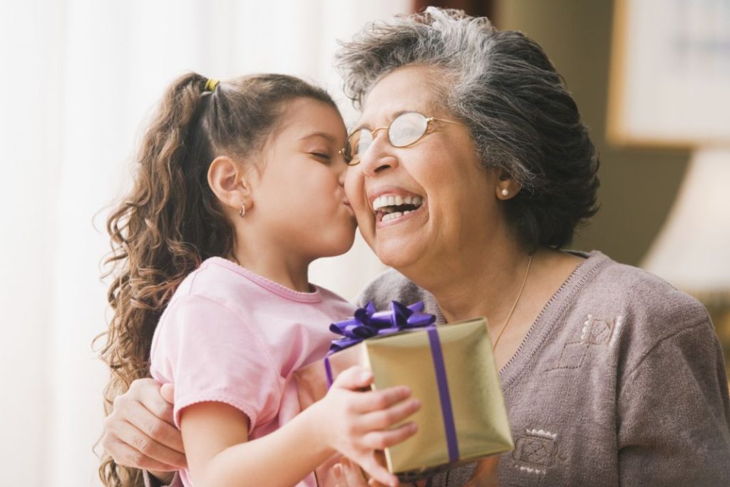 Regalos para la abuela y el abuelo: ideas para cada ocasión