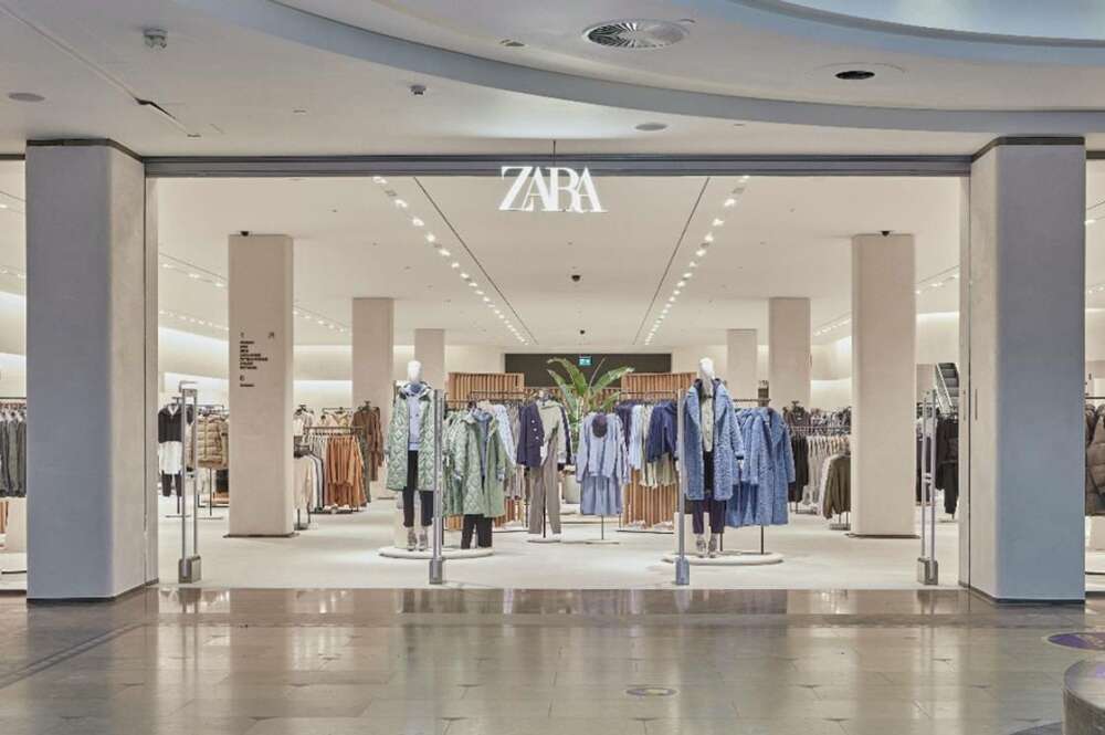 En 1975, Amancio Ortega fundó el primer Zara en A Coruña, España