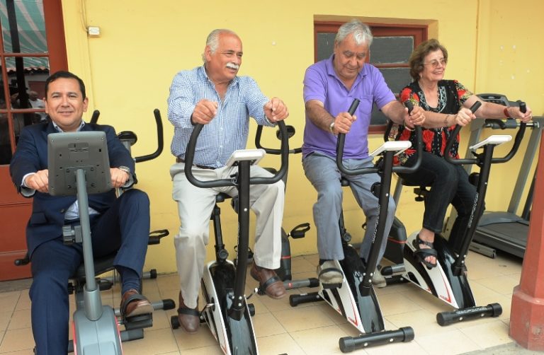 Máquina de ejercicios de cuerpo completo