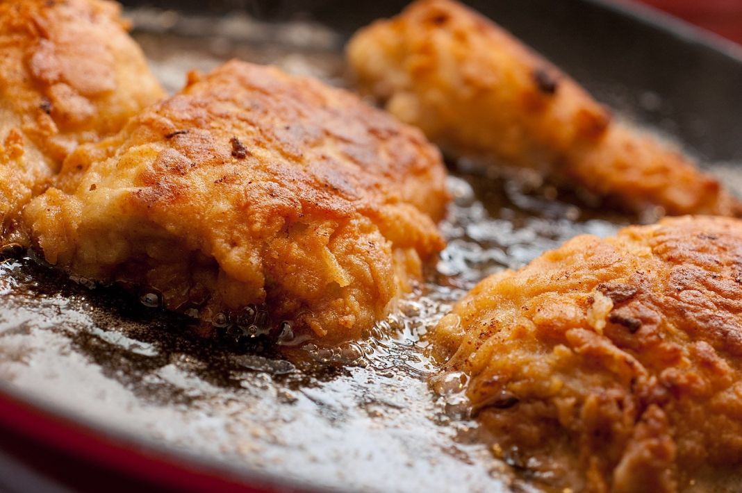 Alimentos fritos: 6 motivos por lo que hay que evitarlos 1 Vida.es Los alimentos fritos aumentan el riesgo de enfermedades cardíacas