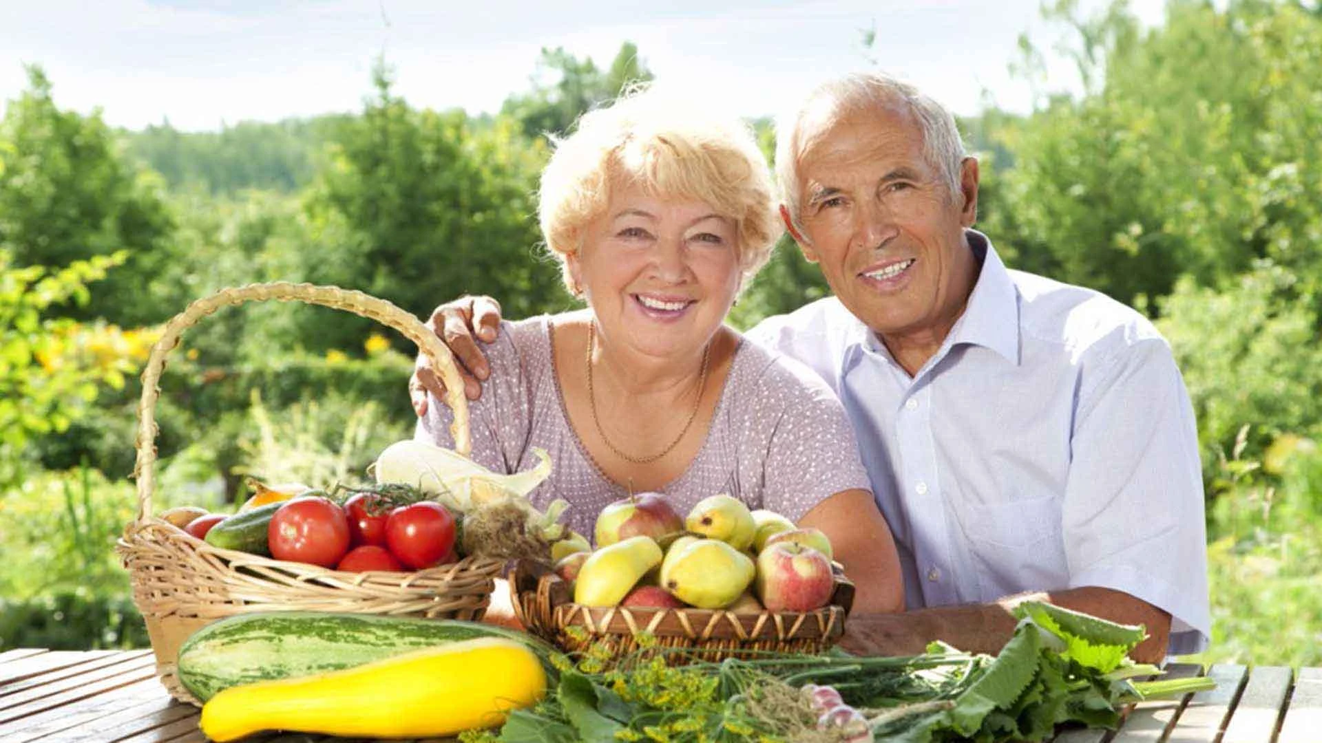 Cómo pueden llevar una alimentación saludable