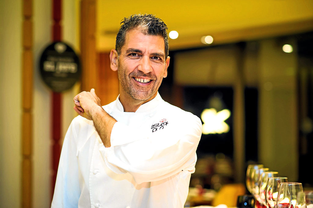 Paco Roncero y su receta vegetariana: paella de verduras con romesco casero 1 Vida.es Biografía de Paco Roncero