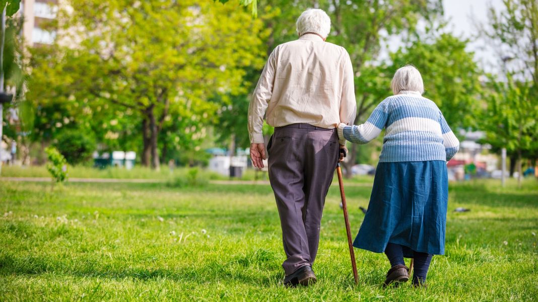 Tercera edad: 6 formas de ayudar a afrontar un duelo 2 Vida.es Hable con profesionales si es necesario: