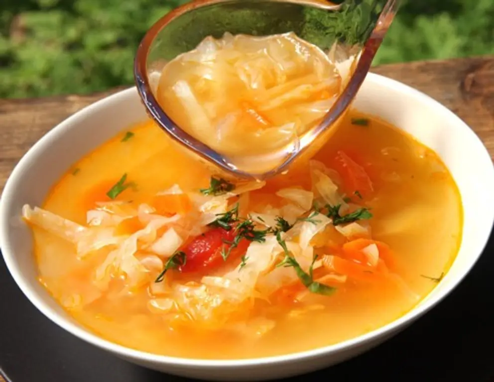 ¿Qué es la dieta de la sopa de col?