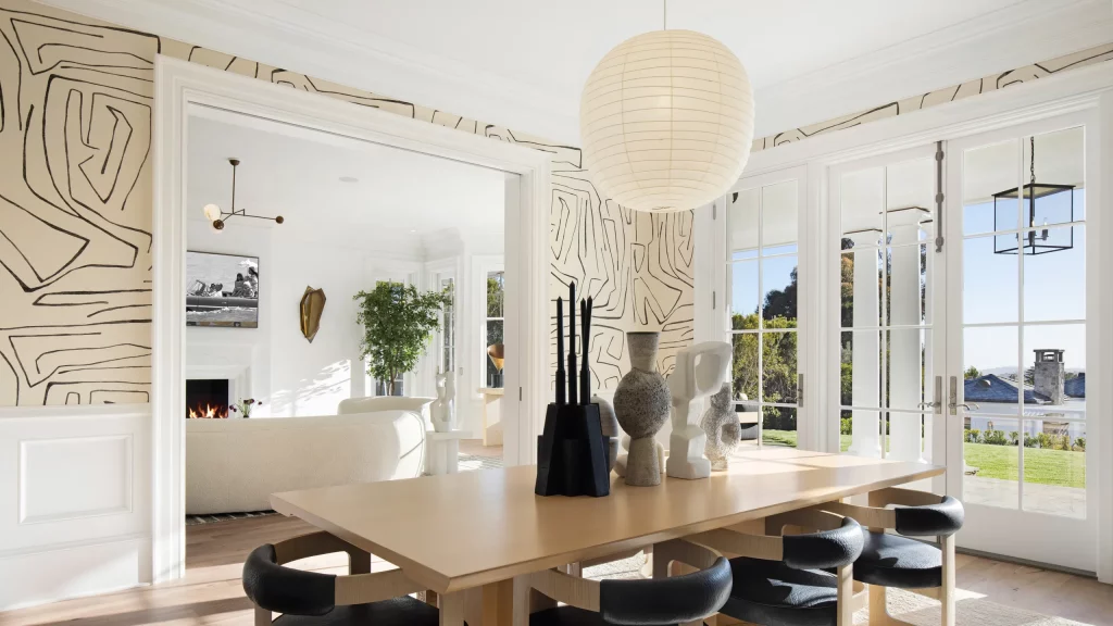 Haz de tu comedor un refugio elegante con estos tips para mejorar su estilo 2 Vida.es Crea una iluminación adecuada para tu comedor