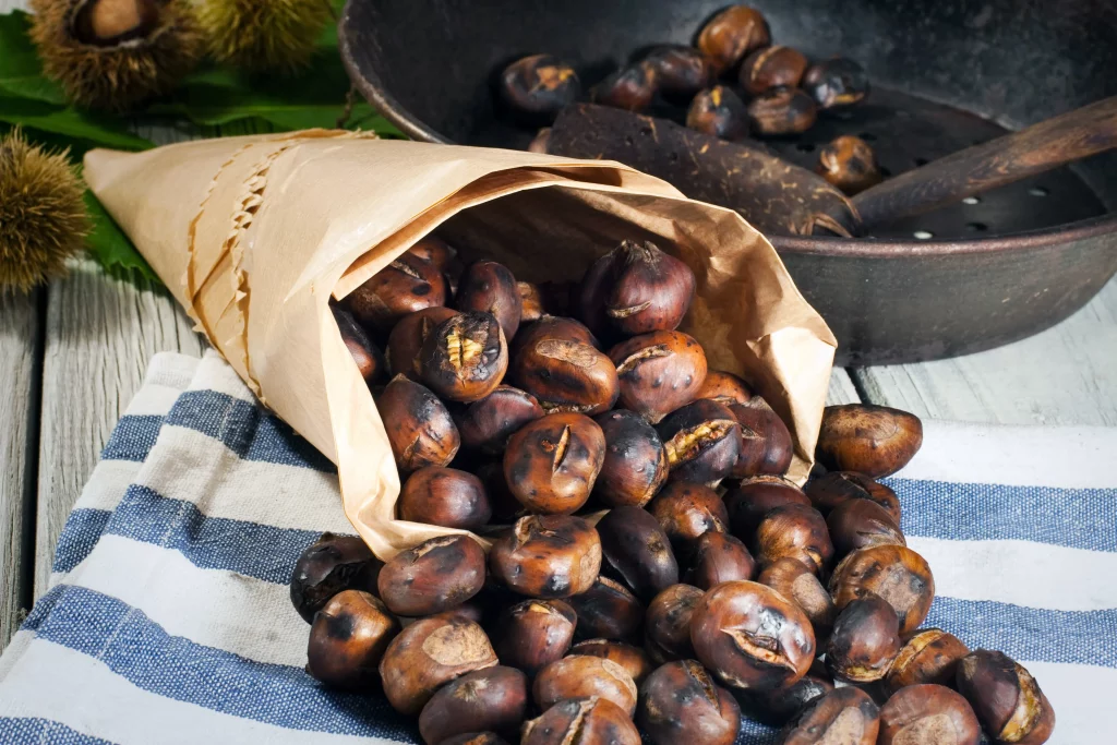 Los beneficios nutritivos de las castañas y por qué nos encantan cocinarlas en Otoño 1 Vida.es Fuente de nutrientes esenciales para una alimentación balanceada