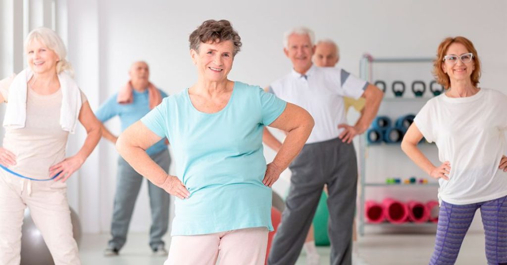 ¿Estás cerca de los 50? Conoce cuántos minutos de ejercicio tienes que dedicar para una vida saludable 3 Vida.es Incorporar el ejercicio de flexibilidad y equilibrio