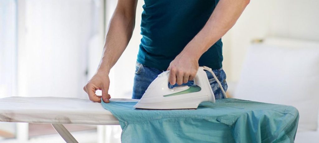 Mantén la frescura y los colores originales de la ropa con estos sencillos trucos 5 Vida.es Plancha a baja temperatura