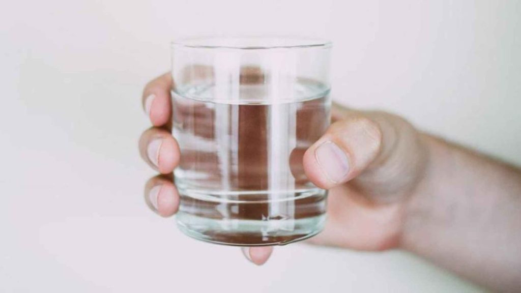 El impacto del ayuno de agua en el metabolismo