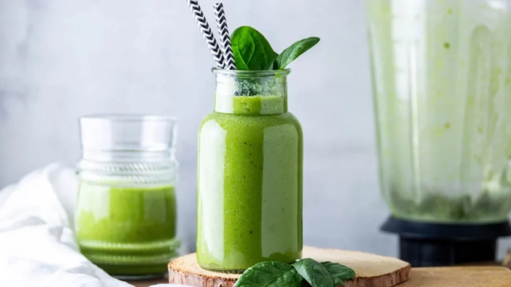 La refrescante energía de los jugos verdes