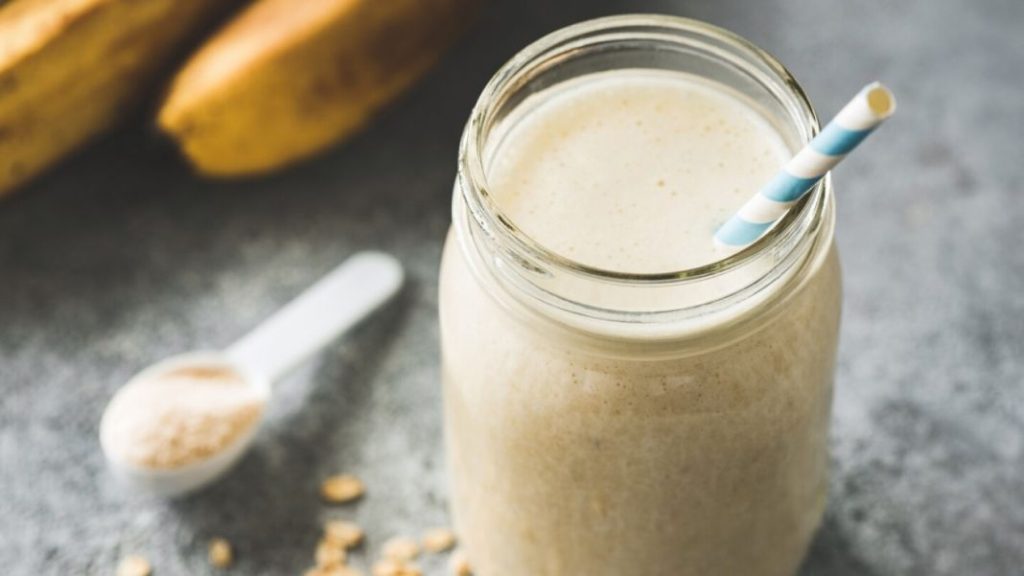 Tipos de batidos de proteína: beneficios para el cuerpo y cómo tomarlos 4 Vida.es Posibles efectos secundarios y precauciones a tener en cuenta