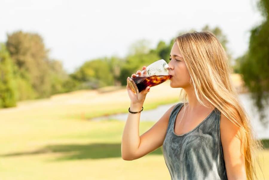 Beber un refresco después del ejercicio puede ser muy negativo para tu cuerpo 1 Vida.es Alto contenido de azúcar y calorías vacías