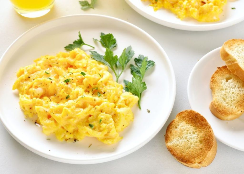 10 alimentos que mejoran la función cerebral y el estado de ánimo 3 Vida.es Huevos