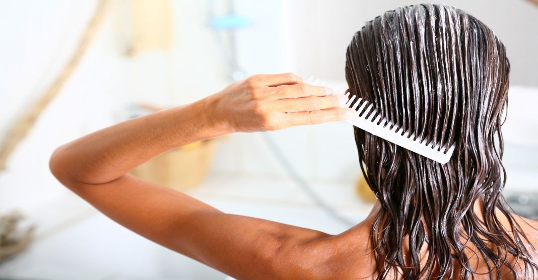 Rescata tu cabello seco: 5 tratamientos caseros que lo dejarán espectacular 2 Vida.es EL RESURGIR DE LAS PROTEÍNAS: HUEVO Y YOGUR