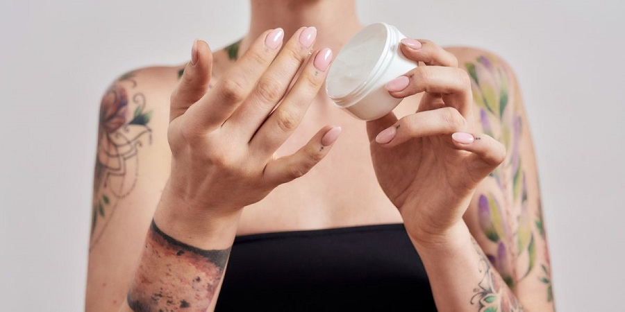 ¿Por qué el aceite de coco es bueno en los tatuajes? 1 Vida.es Propiedades hidratantes del aceite de coco