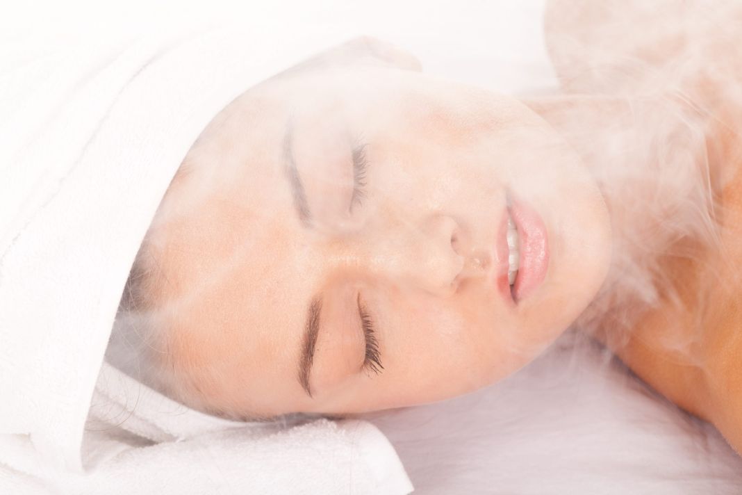 Limpia tus poros fácil y naturalmente con estos 3 trucos increíbles 1 Vida.es LIMPIEZA PROFUNDA CON VAPOR