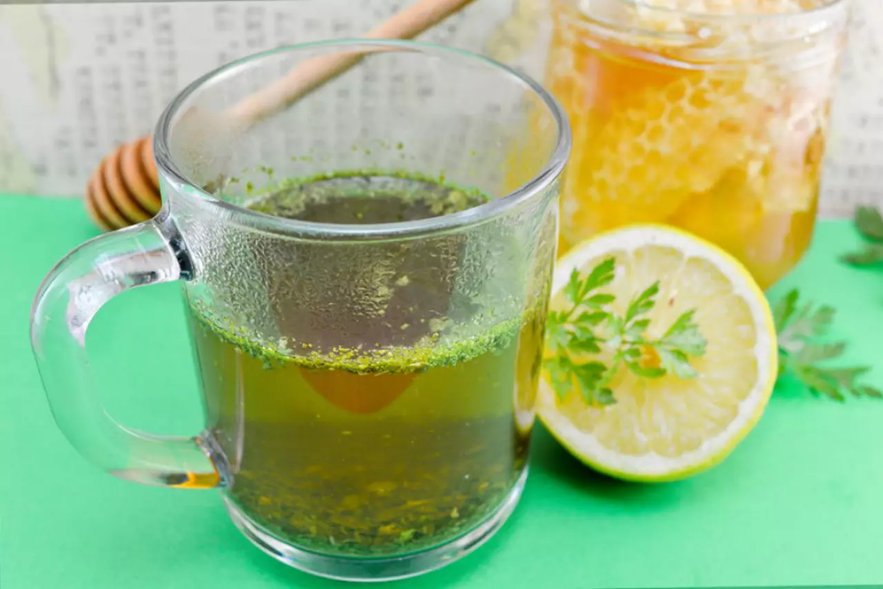 Despertar con perejil: 5 efectos increíbles de este té que jamás imaginaste 3 Vida.es POTENCIA TU SISTEMA INMUNITARIO