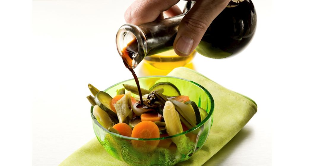 Aceite balsámico: 5 usos sorprendentes para adelgazar y enriquecer tus platos 2 Vida.es INFUSIONES Y AROMATIZADOS