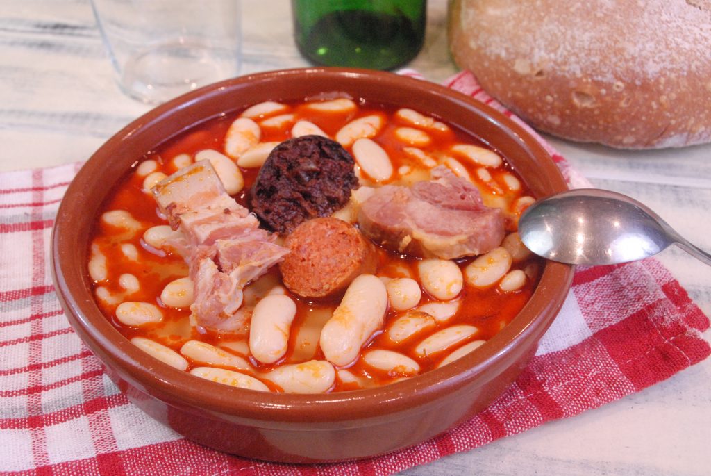 Una fabada asturiana con el toque de Jordi Cruz: Tradición y creatividad en un solo plato 4 Vida.es LA RESPUESTA DEL PÚBLICO Y LA CRÍTICA