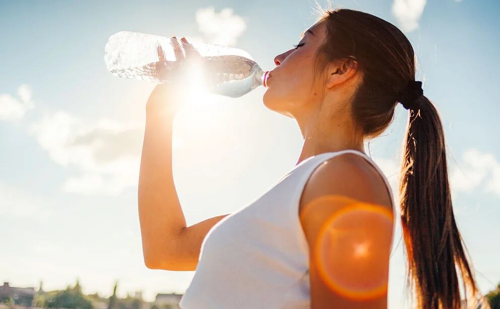 ¿Cuánto podemos correr sin beber agua? 1 Vida.es Importancia de la hidratación durante la carrera