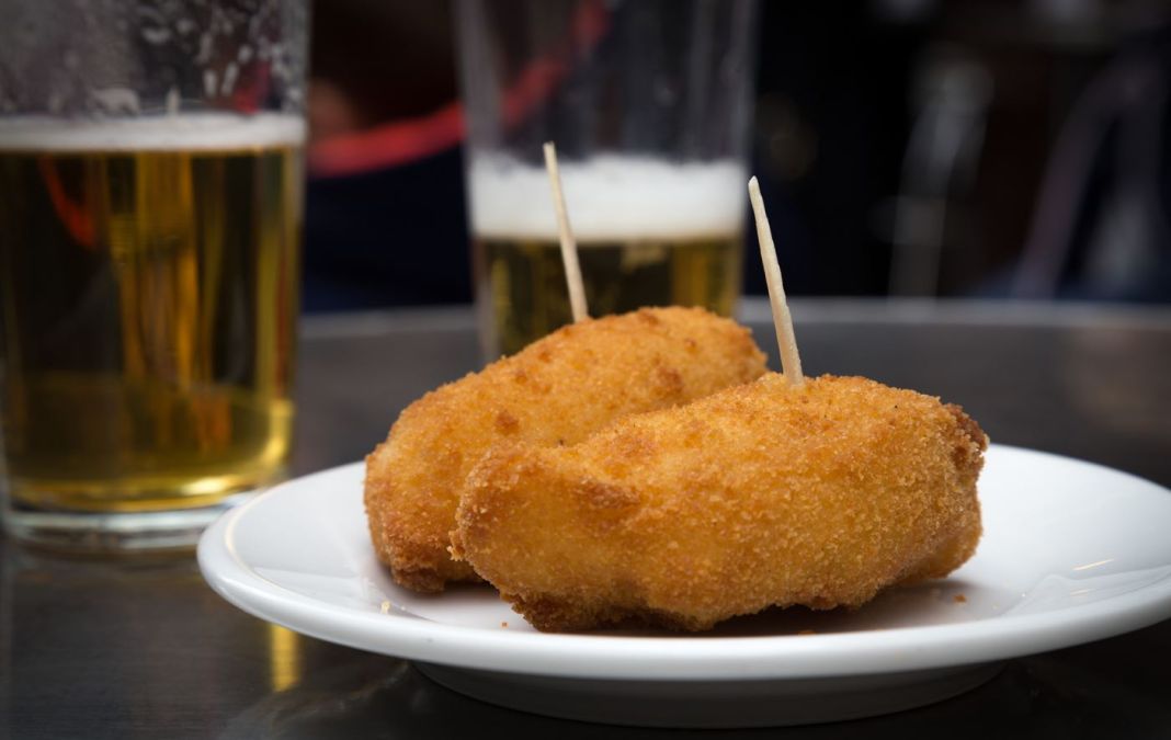 El secreto de las croquetas perfectas para hacerlas en tu casa en 5 minutos 1 Vida.es LOS FUNDAMENTOS DE UNA BUENA BECHAMEL