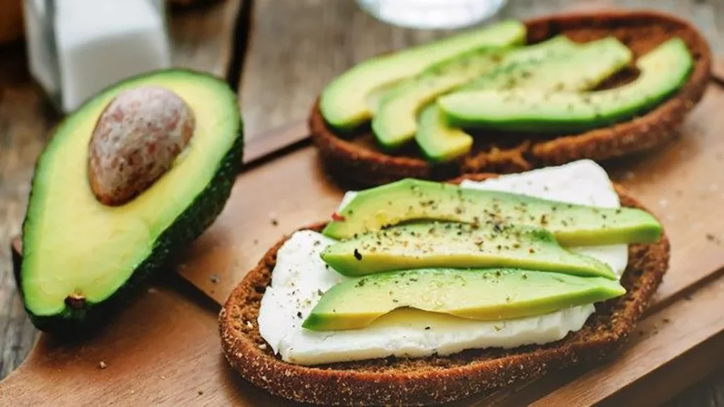 Alimentos antiedad: descubre qué comer para combatir las arrugas 1 Vida.es Aguacate paea combatir las arrugas