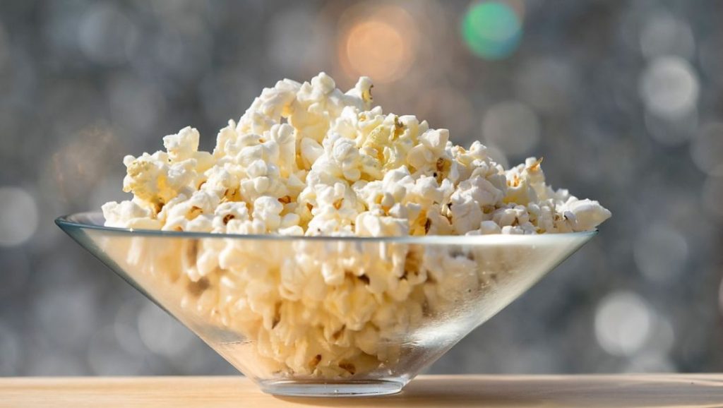 Porciones adecuadas de palomitas de maíz