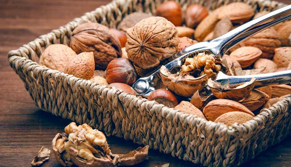Toma este fruto seco a partir de los 50 y cuida tu corazón 2 Vida.es Promoción de la salud vascular y circulatoria