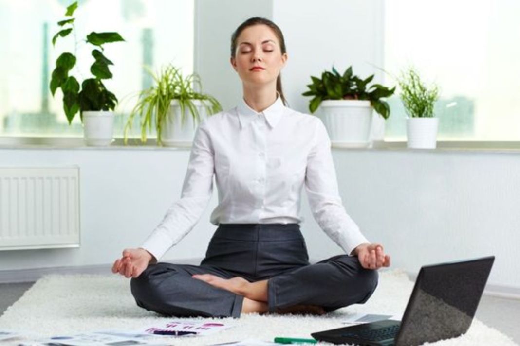YOGA EN LA OFICINA: PREPARACIÓN Y ESPACIO