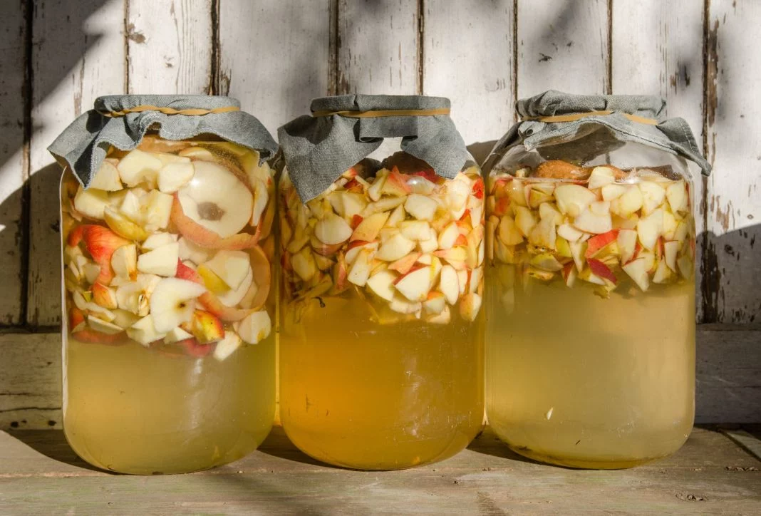 Di adiós a las gaseosas: 4 frutas perfectas para crear cócteles totalmente naturales 2 Vida.es TRAGOS DE GRANADA Y MANZANA