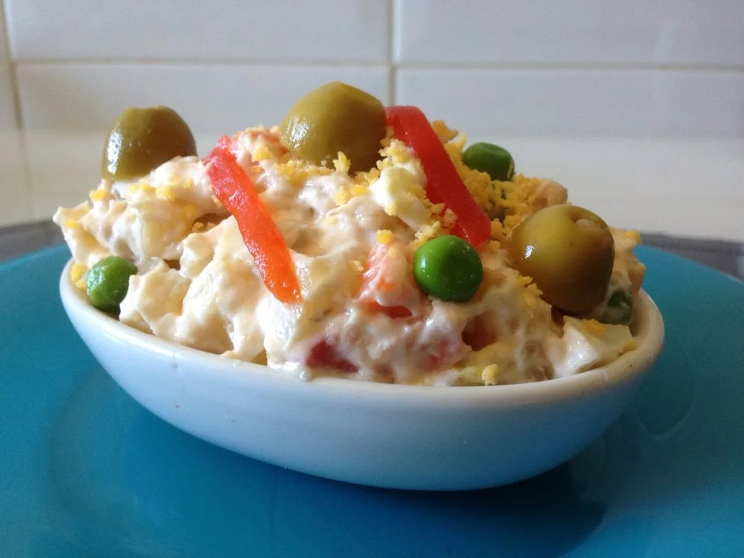 ¿CÓMO PREPARAR LA ENSALADILLA CON HUEVAS DE TRUCHA?