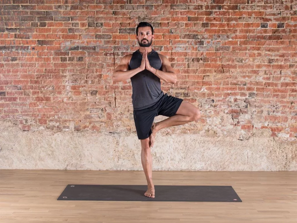 yoga pose del arbol Vida.es