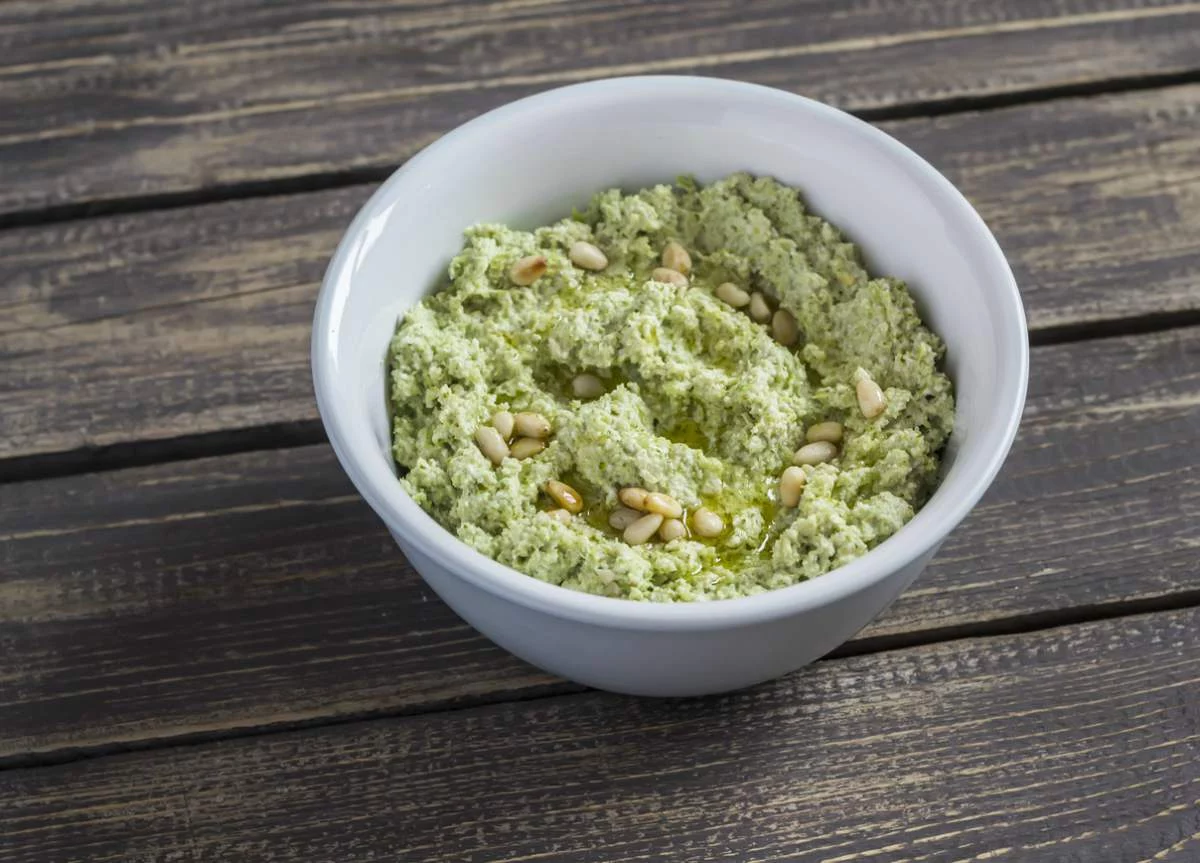 Consejos para hacer que los niños disfruten del hummus de brócoli