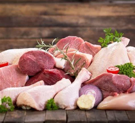 ¿CUÁL ES LA CARNE QUE MÁS PROTEÍNAS PROPORCIONA?