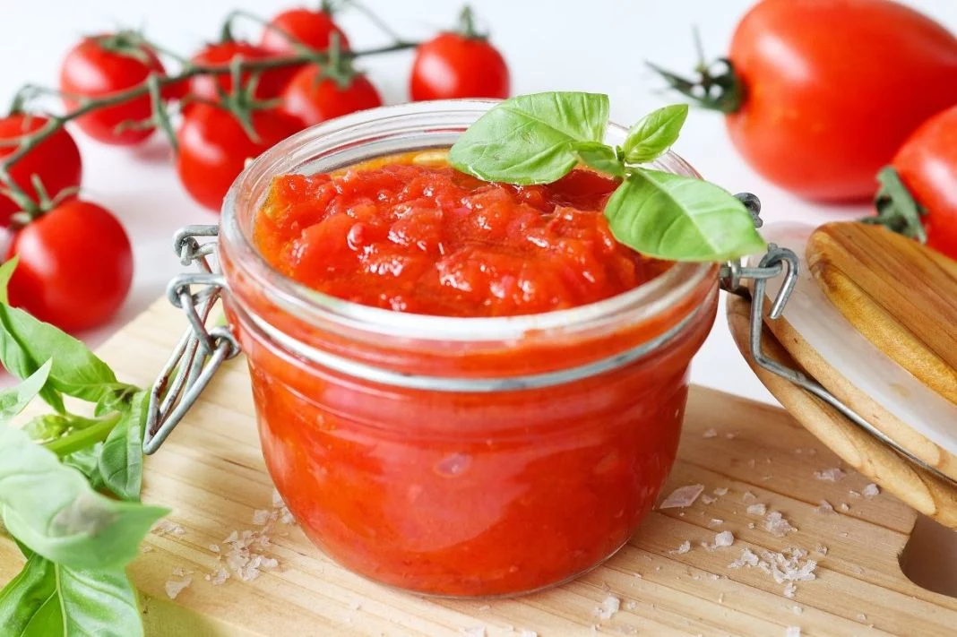 Ni azúcar ni leche, esta es la técnica que los chefs usan para eliminar la acidez de la salsa de tomate 4 Vida.es VENTAJAS DE ELIMINAR LA ACIDEZ SIN AZÚCAR NI LECHE