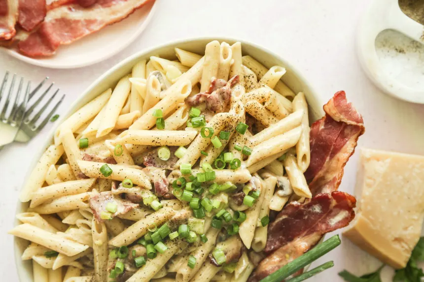 Aprovecha las sobras de pasta y prepara una cena fácil y rápida con bacon 2 Vida.es Preparación paso a paso