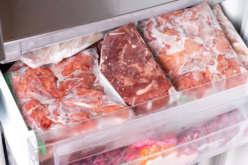 EL TRUCO INFALIBLE PARA DESCONGELAR CARNE RÁPIDAMENTE