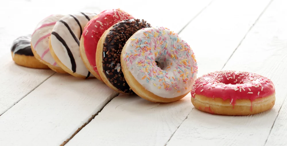 Postres invernales que solo tu freidora de aire sabe hacer así de bien 3 Vida.es DONUTS Y BUÑUELOS: EL SABOR DE LA TRADICIÓN SIN EXCESO DE GRASA