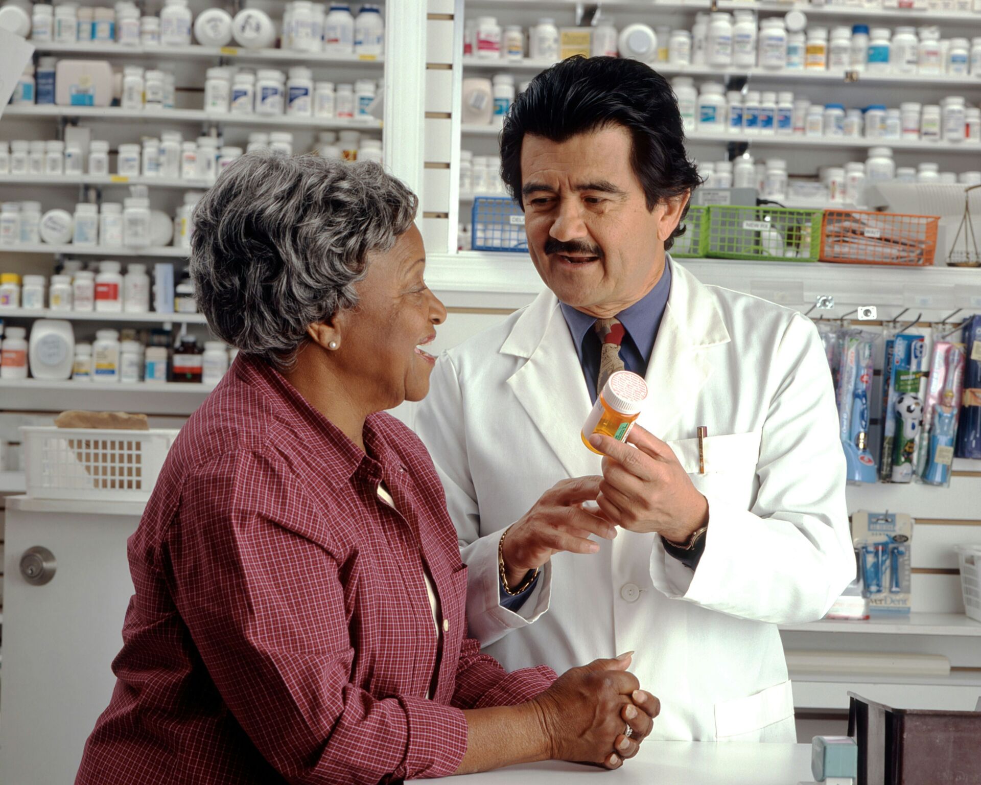 Copago farmacéutico para pensionistas: cuánto pagas por tus medicamentos y cómo quedarte exento 1 Vida.es cuánto paga un pensionista por medicamentos