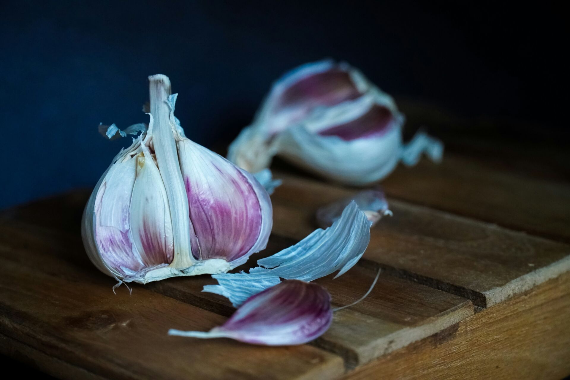 El ajo y la alicina: por qué debes picarlo y esperar 10 minutos antes de cocinar (y lo que dice la ciencia sobre tu tensión) 1 Vida.es beneficios del ajo crudo