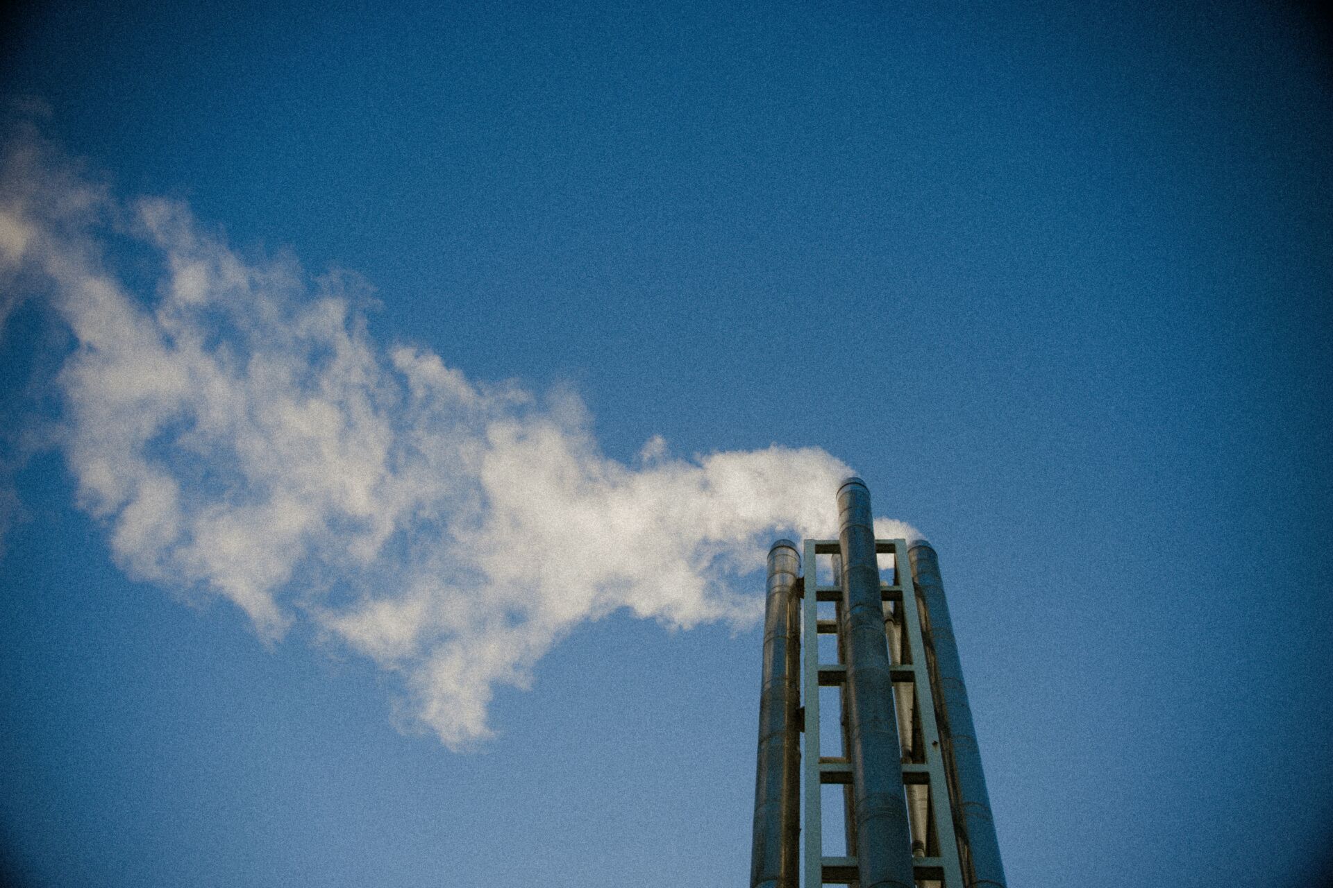 La brecha de emisiones 2026: la ONU pide recortar un 18% en cuatro años y asumir un rebasamiento temporal de 1,5 °C 1 Vida.es recorte de emisiones