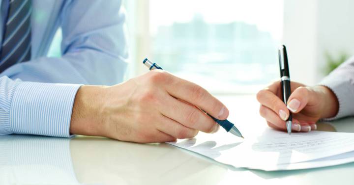 ¿Qué es un contrato mercantil?