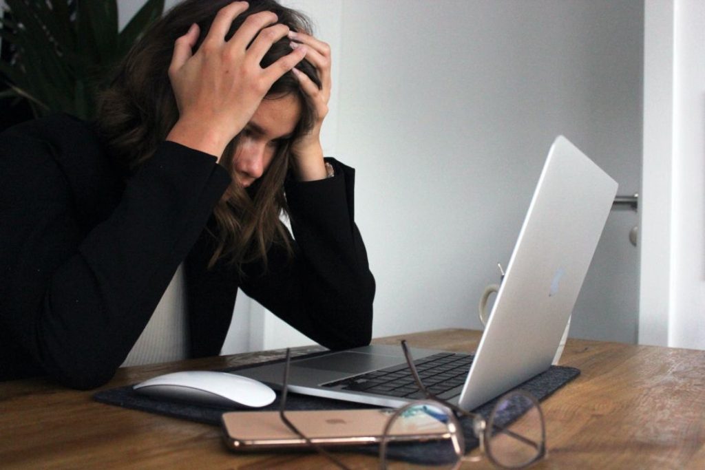 Cómo afrontar el estrés laboral