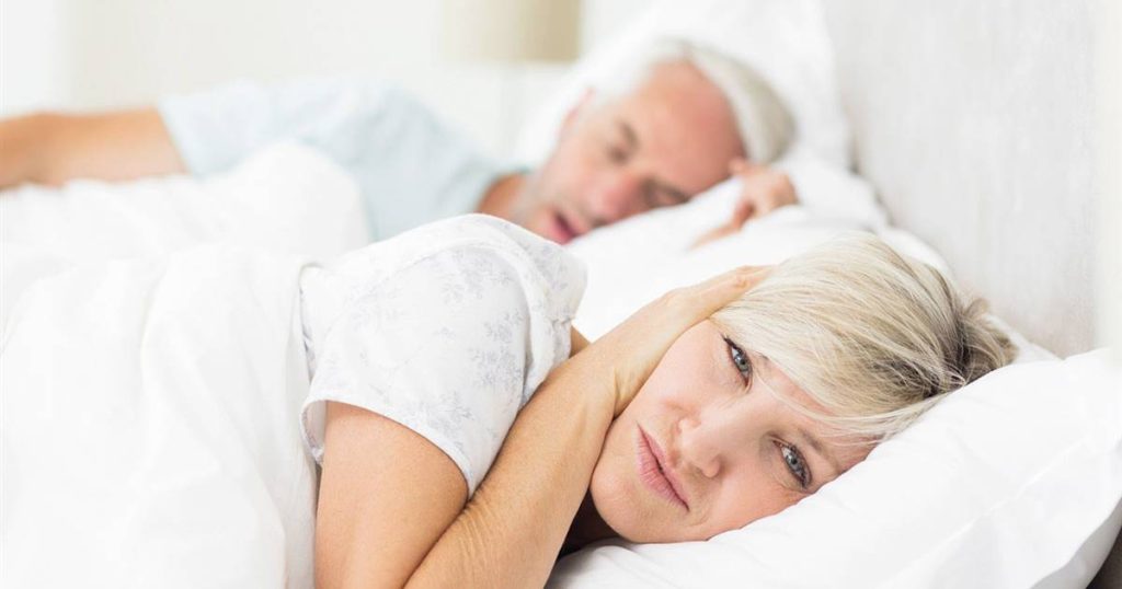 Los ronquidos pueden comenzar a cualquier edad, pero no es normal
