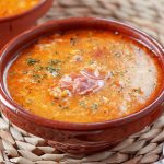 La receta de sopa de ajo: así se ha preparado toda la vida